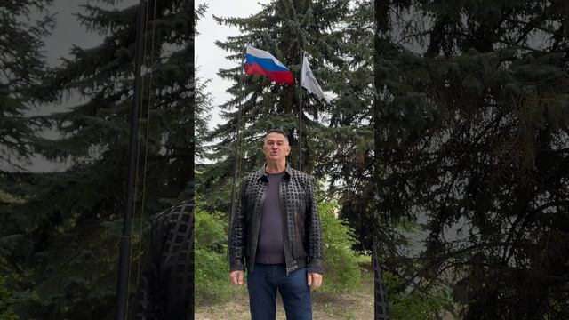 555 белых журавлей памяти ко Дню Победы — подарок Калуге от завода ELMAT смотреть онлайн