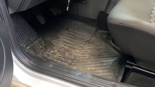 Lada Granta. Авточехлы + коврики смотреть онлайн