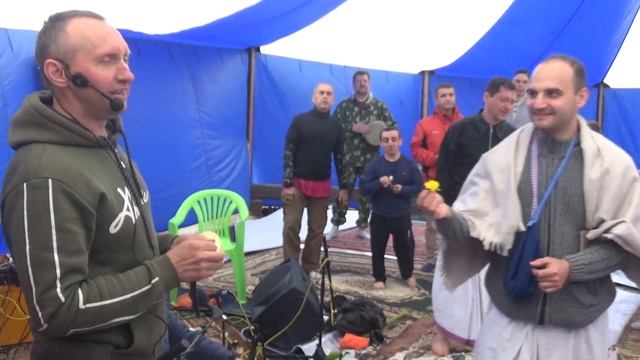 Фестиваль "В лесу Наимишаранья". Гуру пуджа Шриле Прабхупаде. Ранганатх дас. 29.05.2022 смотреть онлайн