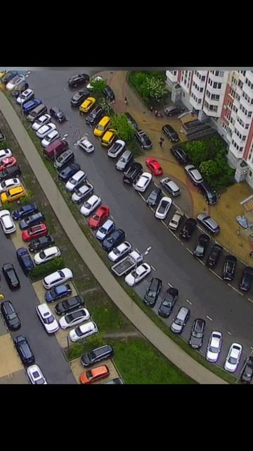 Эффектные кадры ДТП двух автомобилей лоб в лоб. смотреть онлайн