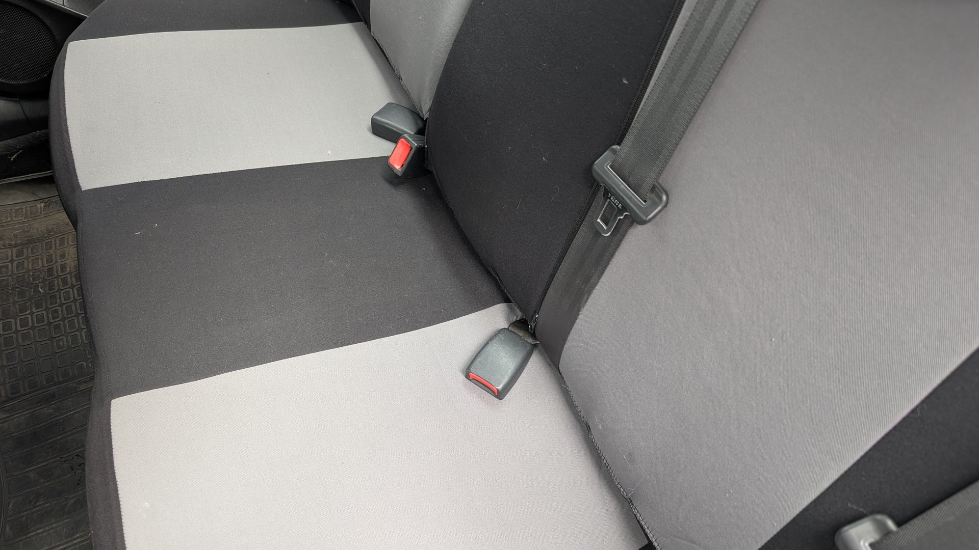 Снимаем задние сидение на Киа Рио 3. смотреть онлайн