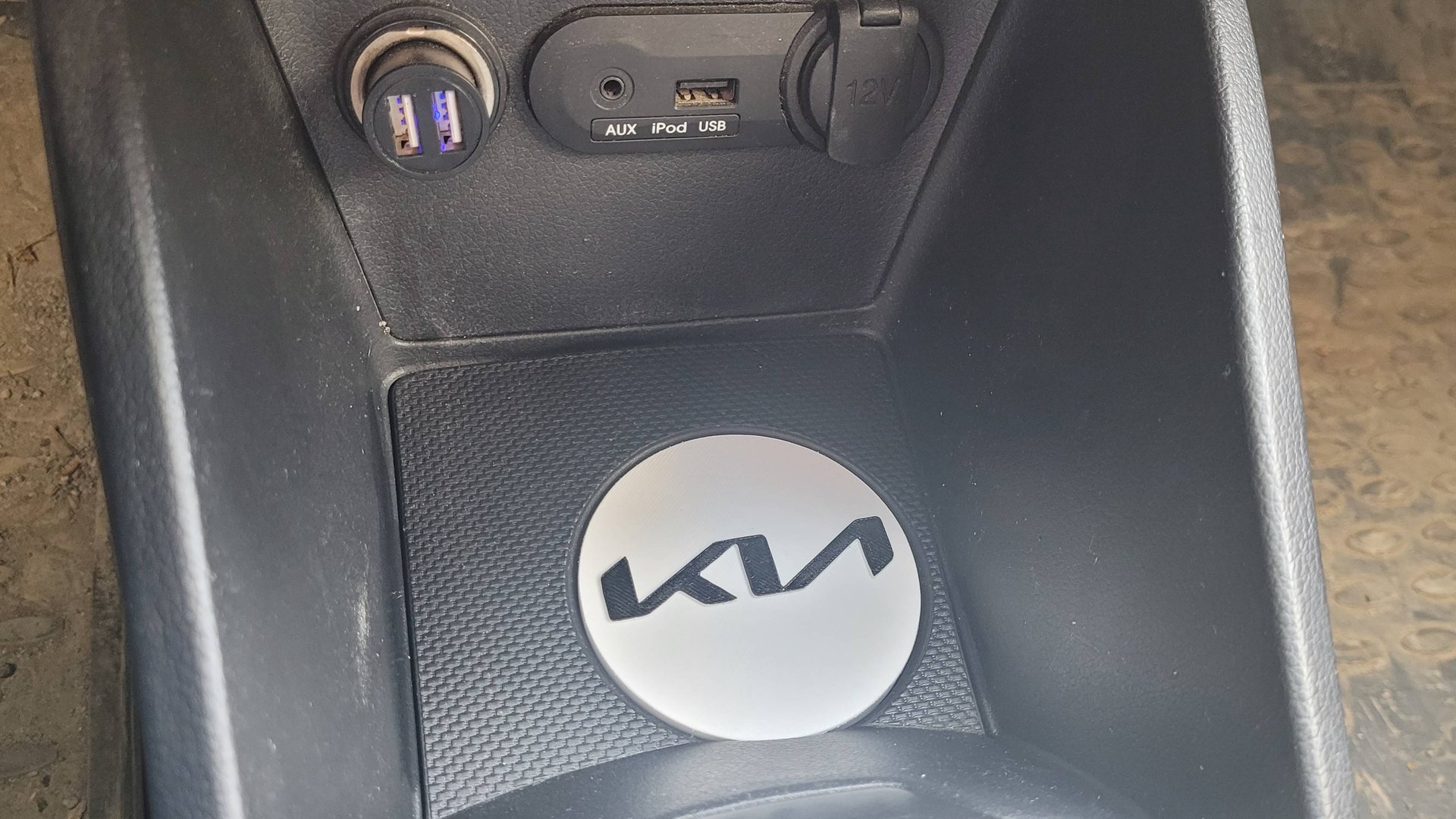 Вставка в подстаканник КИА РИО 3 смотреть онлайн