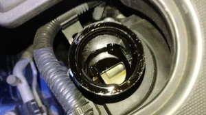 Замена масла в двигателе 1KR на Toyota Vitz 2018 год