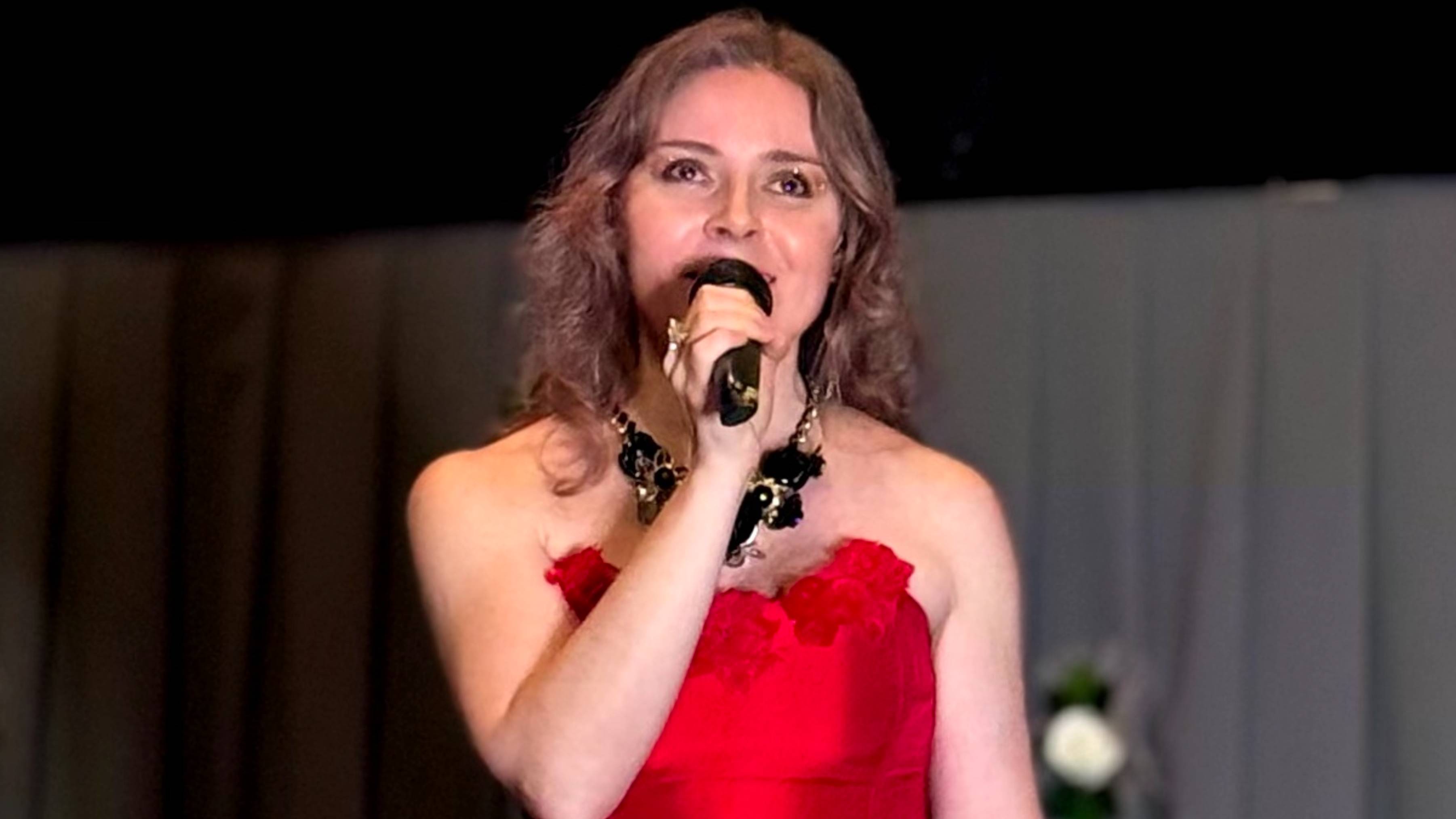 Елена Рассказова «Прекрасное далеко» из кинофильма «Гостья из будущего» Е. Крылатов смотреть онлайн