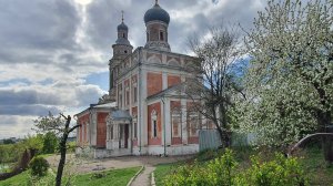 Храмы, которые расположены у подножия Соборной горы. Серпухов. Успенская церковь. Ильинская церковь.