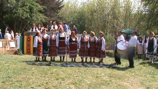 Тъкала Донка престилки....изп.Ф.Гр.с.Чарда смотреть онлайн