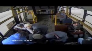 Бабушка упала в автобусе