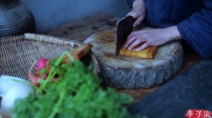 Я очень люблю готовить. Посмотрите с какой любовью это у меня получается.