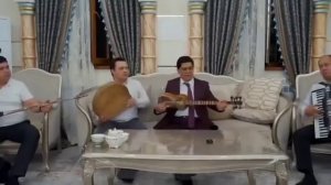 Огабек Собиров куйлайди