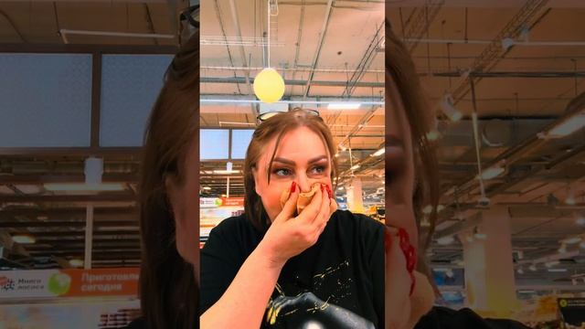 Сдала анализы, зашла в кафешку позавтракать👋Посплетничаем обо всём, о ценителях звездных отелей🤣 смотреть онлайн