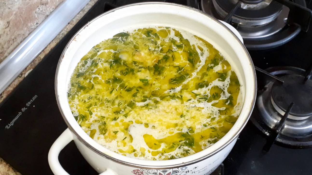 СЫРНЫЙ, СЛИВОЧНЫЙ СУП С МЯСОМ. Рецепт вкусного супа на обед. Как вкусный суп приготовить на обед? смотреть онлайн