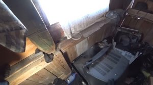 ЗАБРОШЕННАЯ ДЕРЕВНЯ В ЛЕСУ. ШИКАРНЫЕ БРОШЕННЫЕ ДОМА. ЛЮДИ УШЛИ ОТ СЮДА НАВСЕГДА. НАХОДКИ СТАРИНЫ.