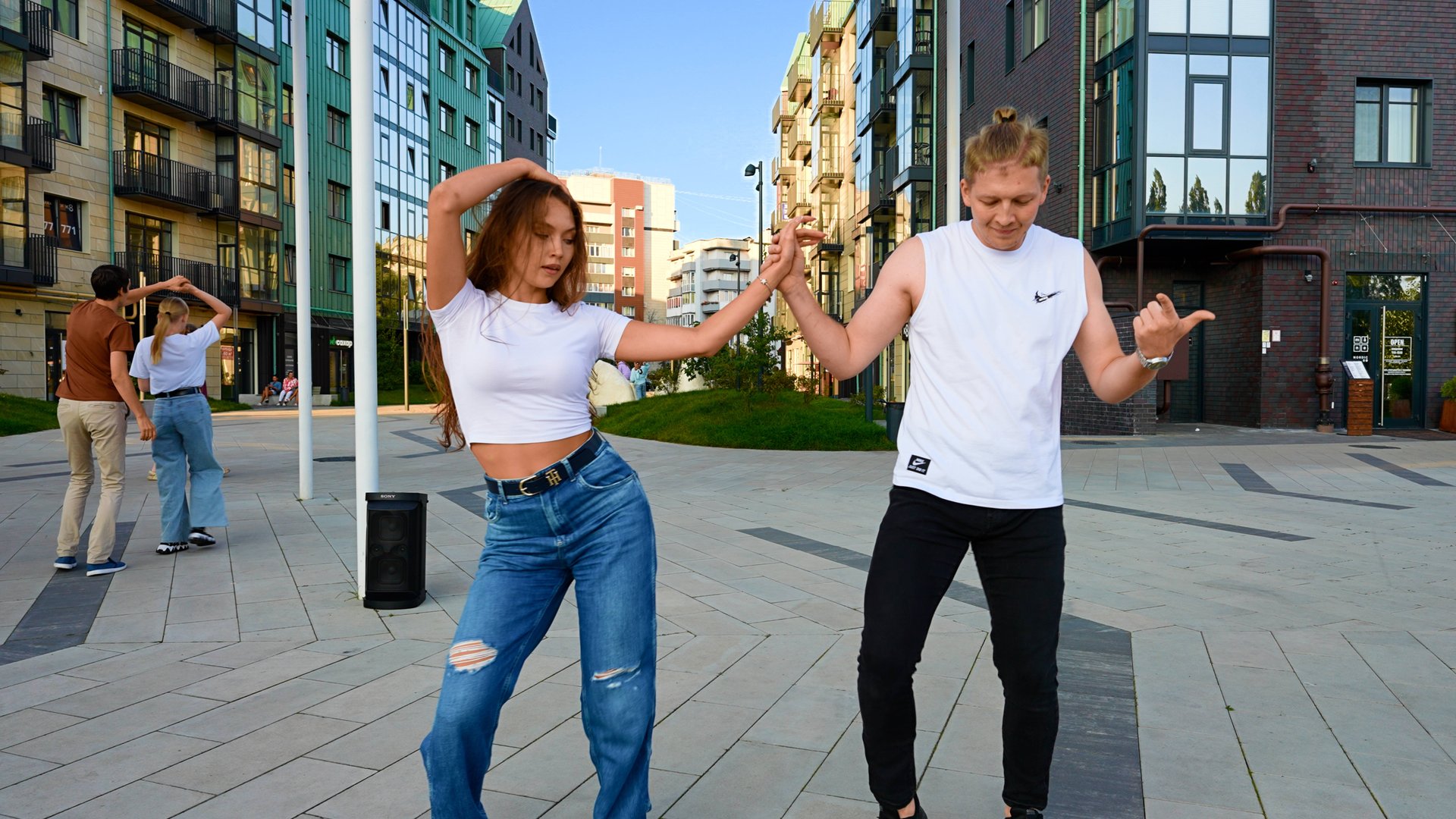 Опен-эйр, бачата (2) - Калининград, Рыбная деревня (22.09.2024) смотреть онлайн