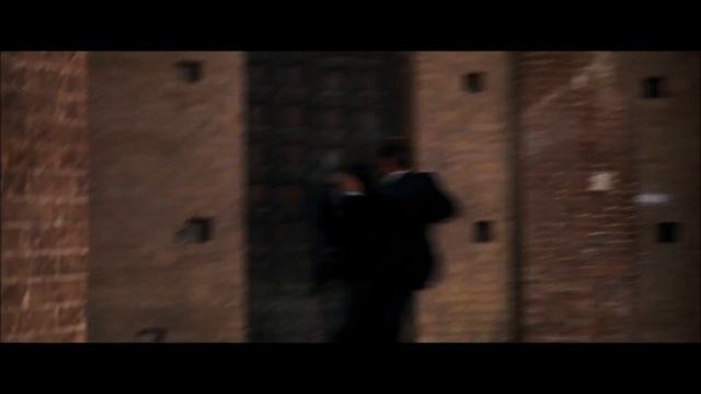 Квант милосердия (2008) — Бонд в погоне за предателем — Сцена из фильма 1/7 смотреть онлайн