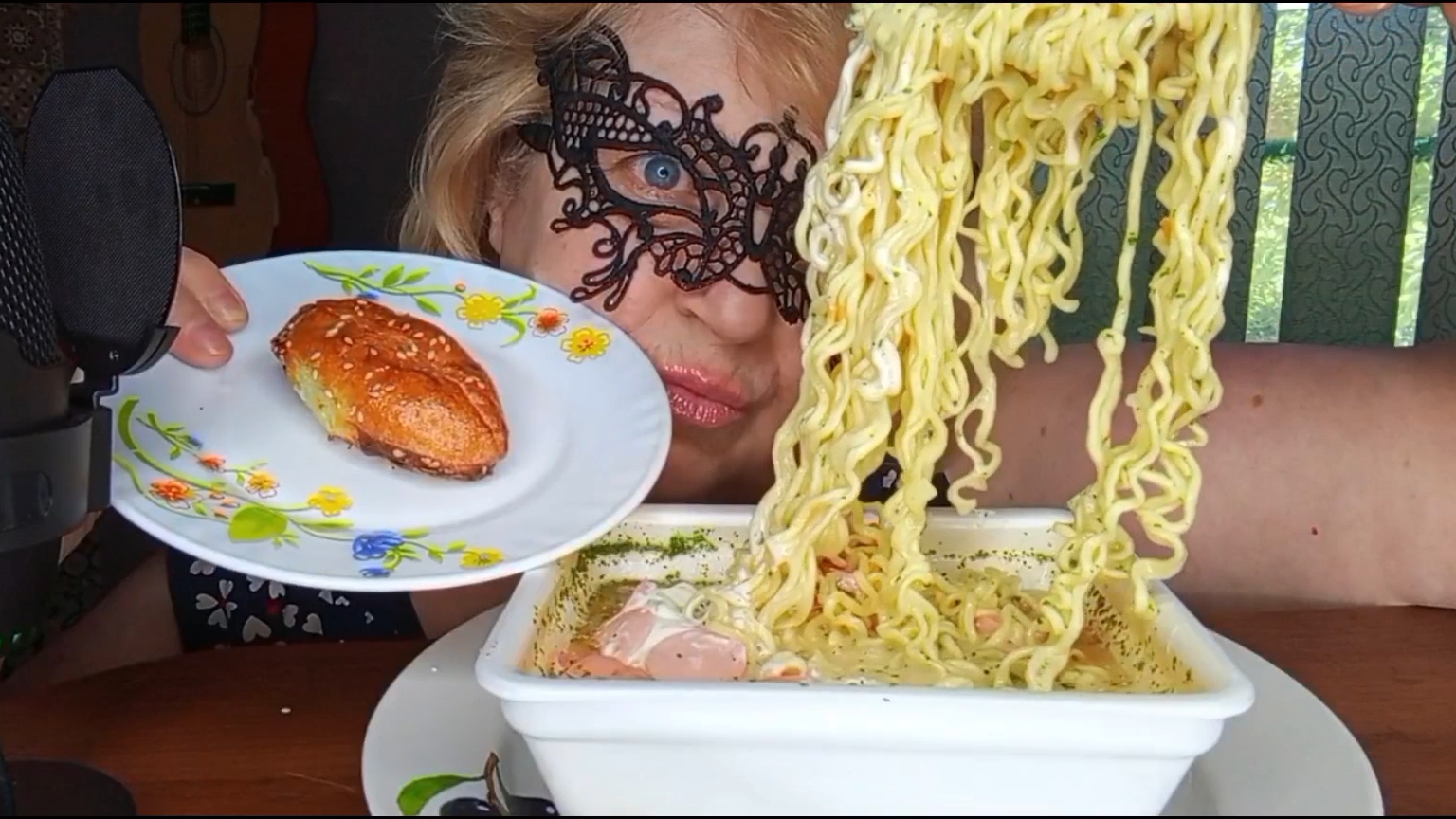 💥ЕСТЬ МОЖНО ВСЁ,ГЛАВНЫЙ СЕКРЕТ💥... смотреть онлайн