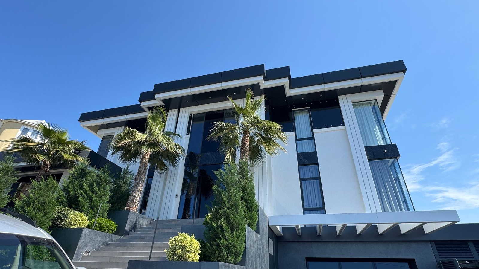 Элитная вилла с бассейном инфинити смотреть онлайн