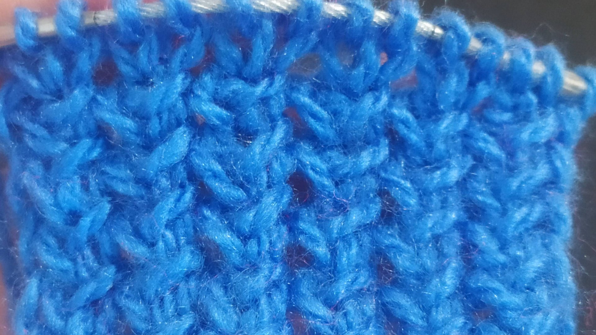 ПЕТЕЛЬНЫЙ ЗИГЗАГ СПИЦАМИ. смотреть онлайн