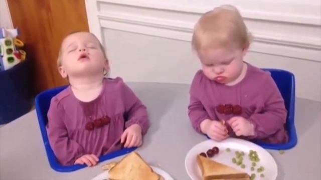 Детки спят. Смешные видео, детские приколы. смотреть онлайн