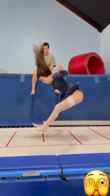 😜 У чувака отвисла челюсть :) смотреть онлайн