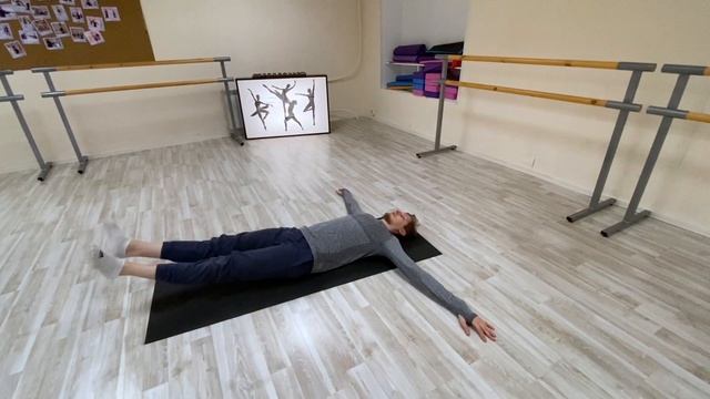 ТРЕНИРОВКИ В САМОИЗОЛЯЦИИ: КАЧАЕМ ПРЕСС [ЧАСТЬ 2]