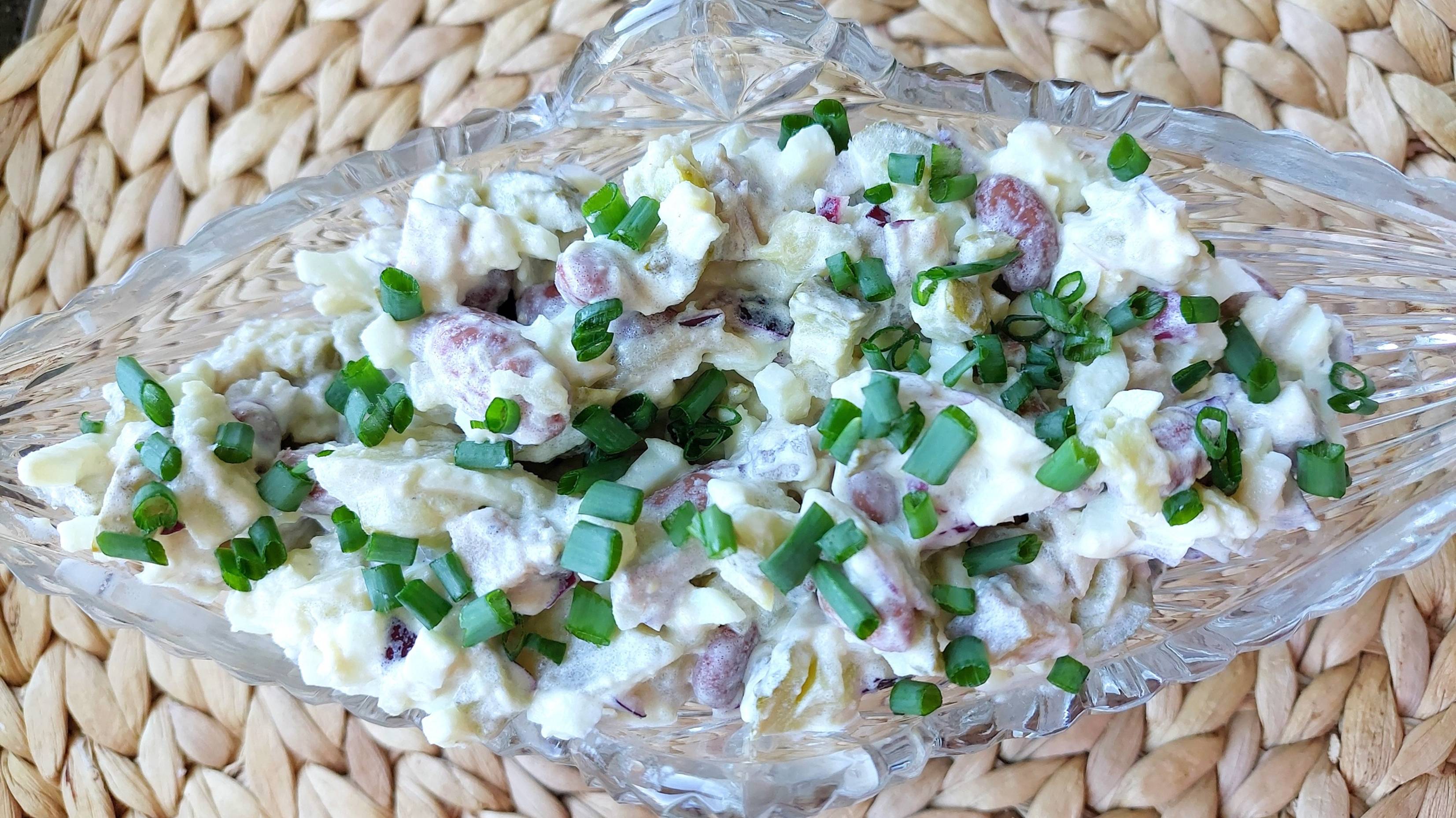 Салат селёдочный. Оригинально и бюджетно. смотреть онлайн