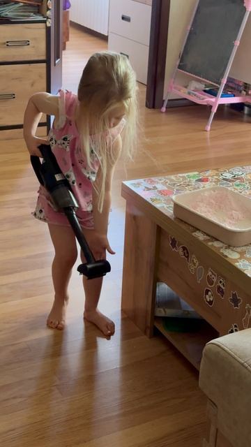 Маленькая помощница смотреть онлайн