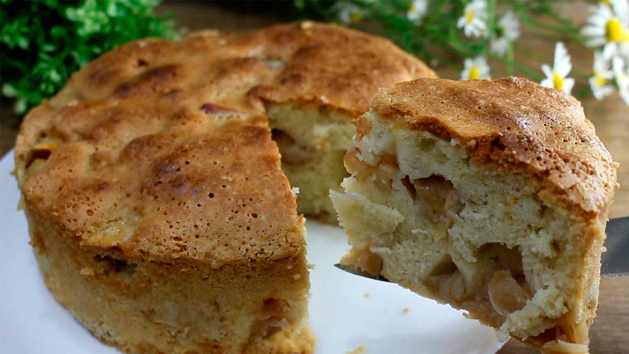 Классическая ШАРЛОТКА 🍎 Просто объедение, рецепт простой! ЯБЛОЧНЫЙ ПИРОГ вкусный, пышный, нежный смотреть онлайн
