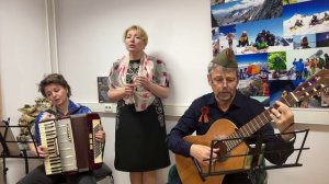 «В землянке» А.Сурков и К.Листов,«Тучи в голубом» В.Аксенов  и А.Журбин. Кавер исполняет Труэт «АТО»
