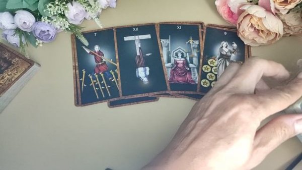 ЧТО ОН ГОВОРИТ О ВАС ДРУГИМ И В ЧЕМ ПЫТАЕТСЯ УБЕДИТЬ СЕБЯ?