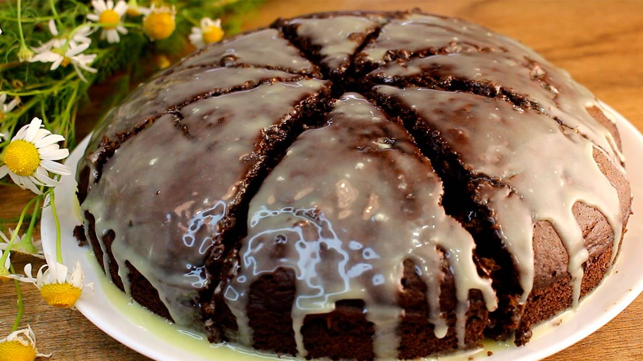 Пушистый пирог К ЧАЮ "Коврижка" / Простой рецепт, всё смешали и в духовку! смотреть онлайн