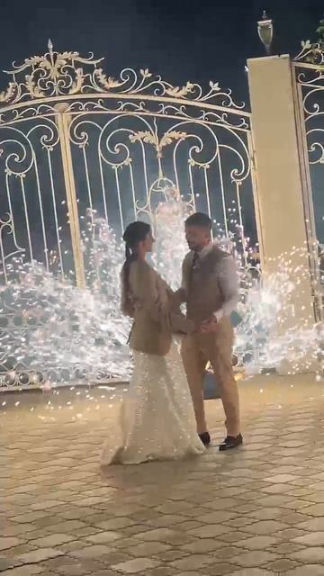 Фейерверк и веер из холодных фонтанов на свадьбу 02.05.25 Березка смотреть онлайн