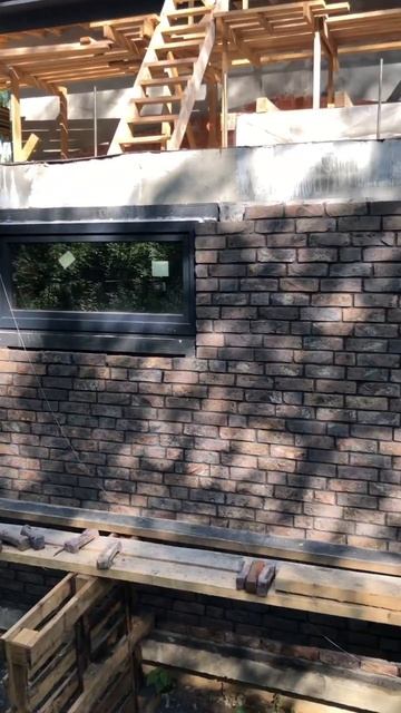 Собираем фасады из кирпича и снимаем результат. Brick build смотреть онлайн
