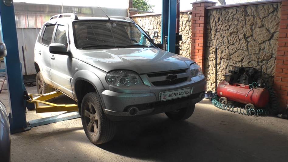 Ошибка P0327 замена датчика детонации на Chevrolet Niva 4х4  Шевроле Нива 2016 года