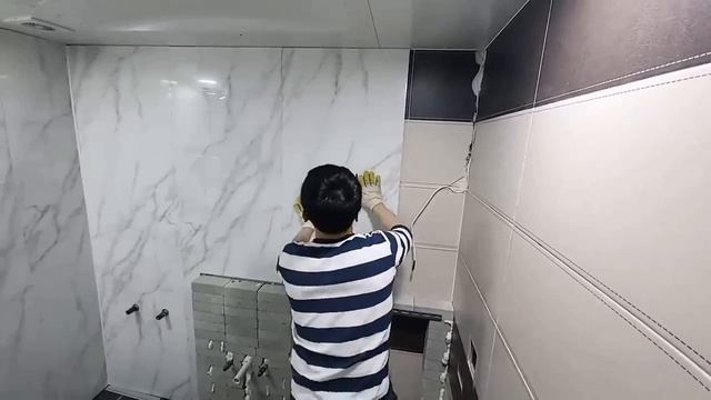 Укладка клеевой кварц-виниловой плитки ПВХ в ванной комнате смотреть онлайн