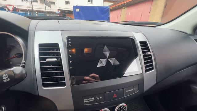 Outlander XL. Старая гвардия еще может. Mitsubishi