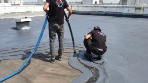 Ремонт кровли битумной мастикой.