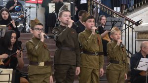 На железнодорожном вокзале в Петрозаводске прошёл концерт-флешмоб, посвященный 80-летию Победы