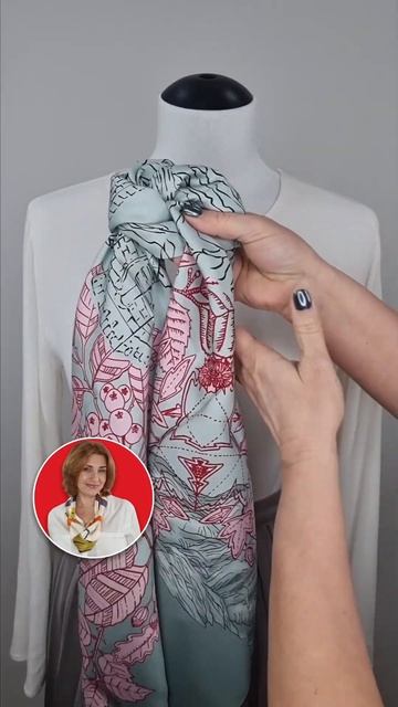 Как завязать медальон из шелкового платка. Смотреть к? смотреть онлайн