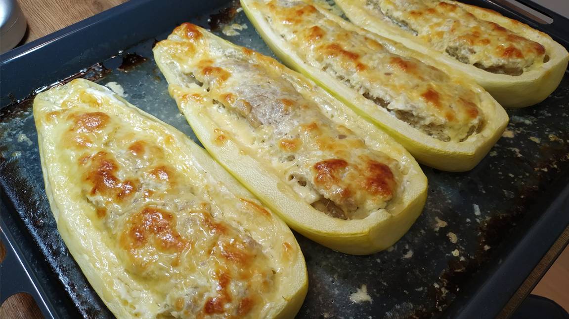 Вкусные КАБАЧКИ в духовке! Фаршированные ЛОДОЧКИ из кабачков. Простой Ужин для всей семьи смотреть онлайн