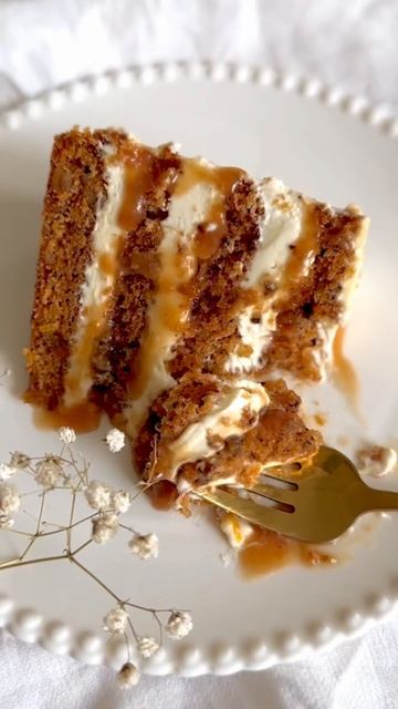 Морковный торт с апельсиновой карамелью 👆🏻 #торт #рецепты #рецептторта #морковныйторт #shorts