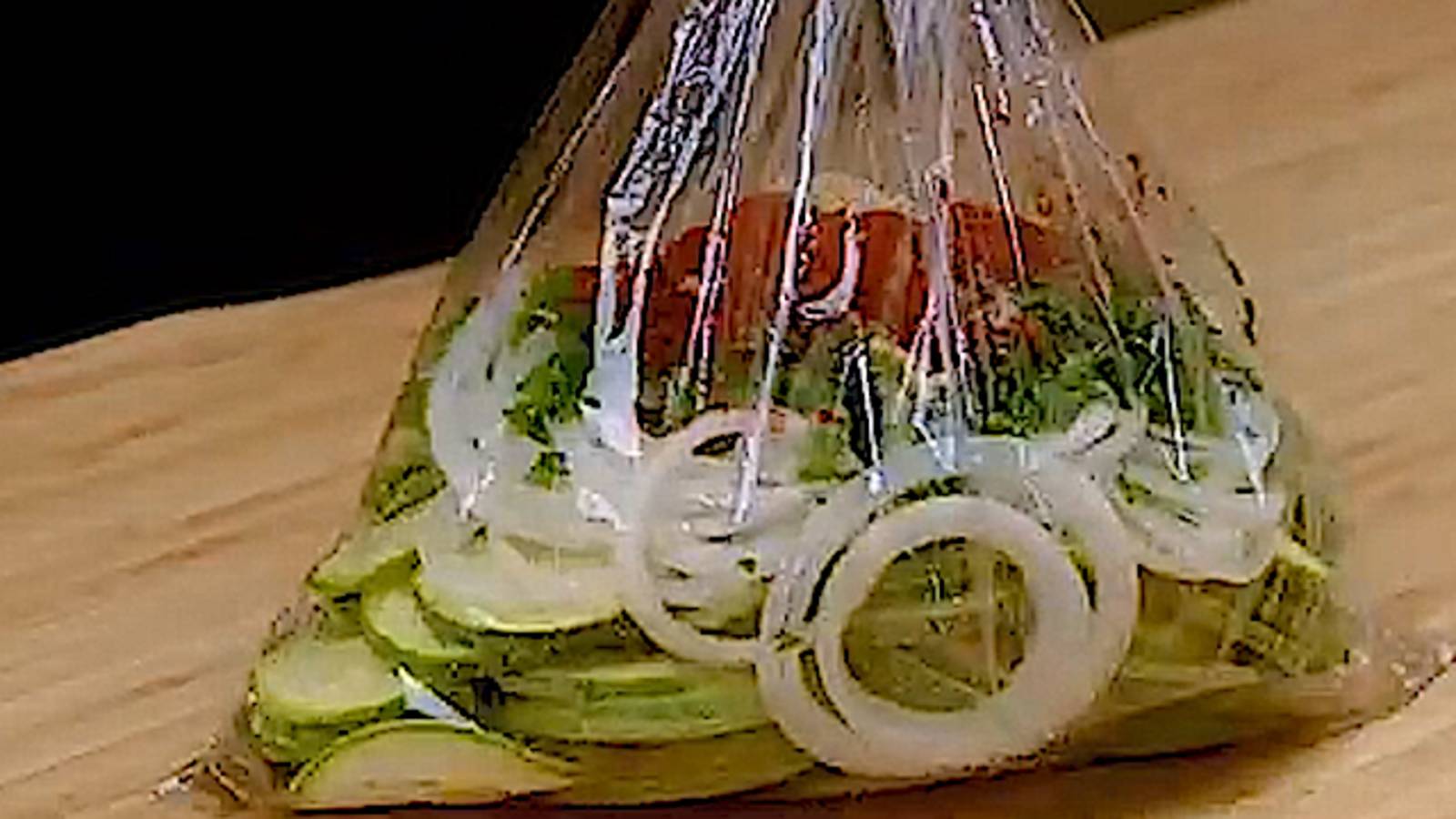 Будем готовить ВСЁ ЛЕТО! Сырые кабачки - любимое блюдо всей семьи. Приготовь и угощай гостей.