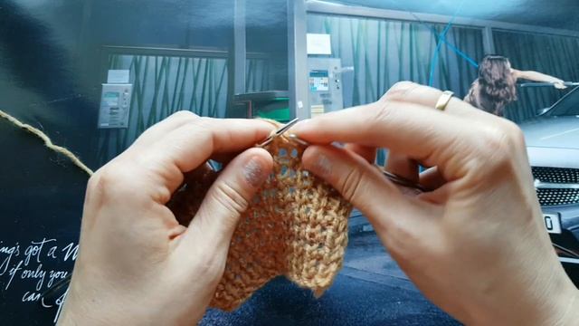 Вяжем очень рельефный фоновый узор спицами ☝️ knitting pattern. смотреть онлайн
