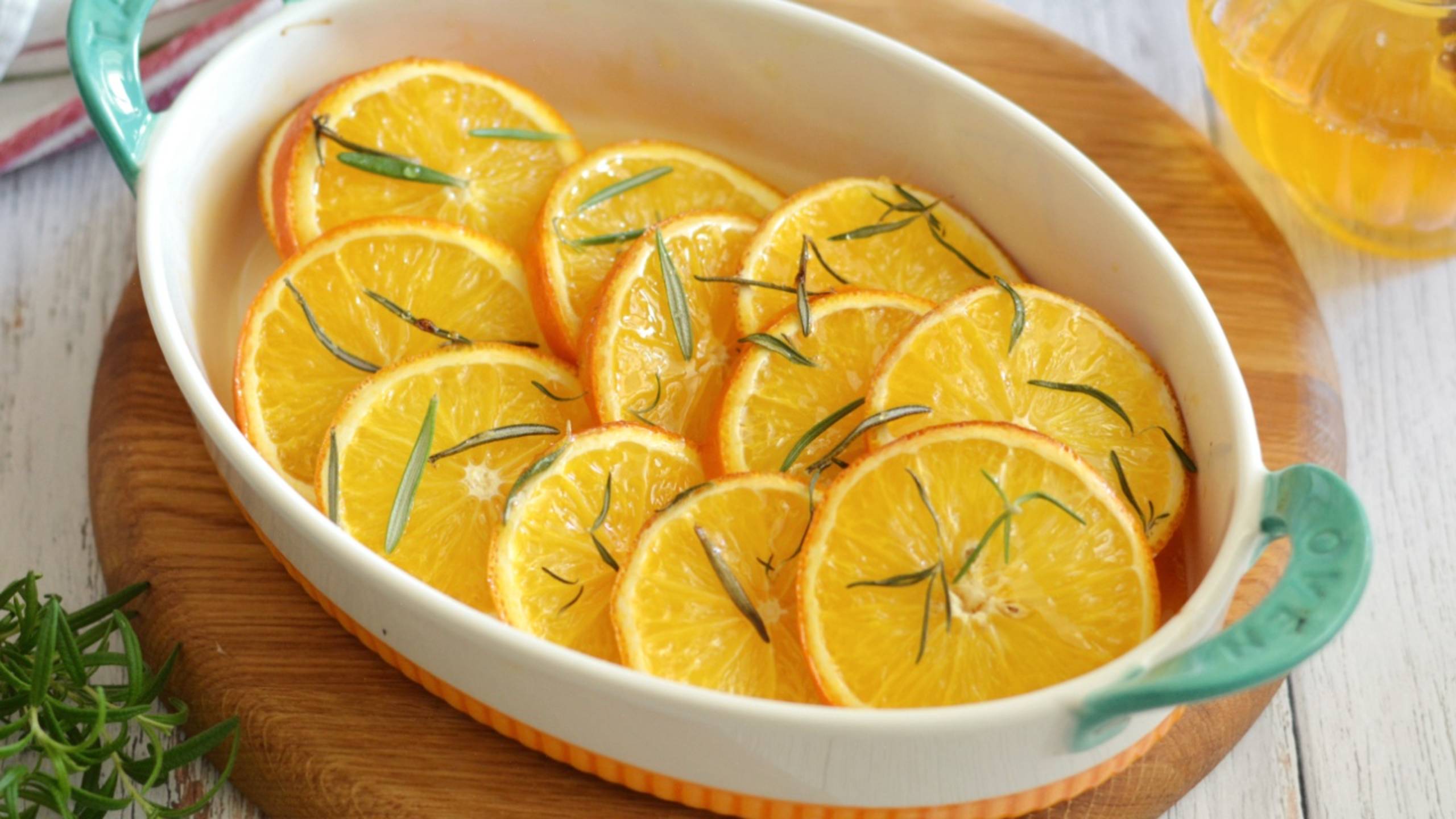 🔥 Необычный рецепт запеченных апельсинов: сочетание меда, розмарина и хрустящей корочки! смотреть онлайн