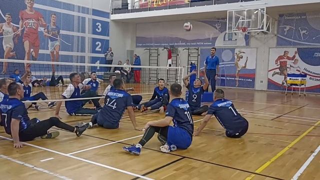 Первый день чемпионата РФ по волейболу сидя 2022года, команды сборной Саха и Санкт Питербург смотреть онлайн
