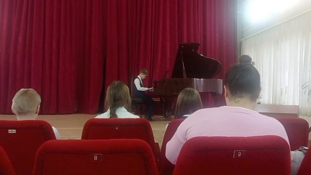 Концерт в музыкальной школе. Танец поросят. смотреть онлайн