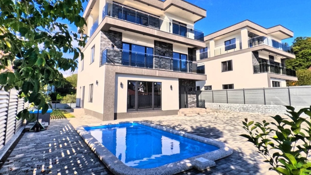 Большой дом для большой семьи смотреть онлайн