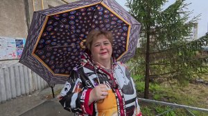 На ярмарке  нет никого из за дождя. Наши покупки.