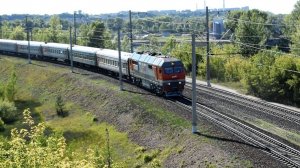 Тепловоз ТЭП70БС-269 с поездом «Восток»