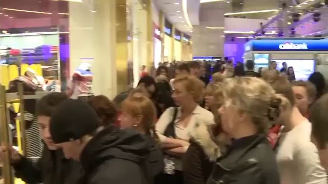 Галерея Ночь шопинга смотреть онлайн