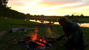 ОТЛИЧНАЯ РЫБАЛКА НА ФИДЕР С НОЧЁВКОЙ У ЛЕСА !!! СПЛАВ ПО РЕКЕ В РАЙСКОЕ МЕСТО !!! НАША КАРЕЛИЯ !!!